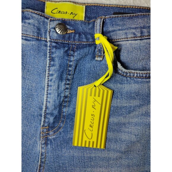 Circus NY High Rise Slim Straight Distressed Medium Wash Jeans 30 NWT - Picture 8 of 8